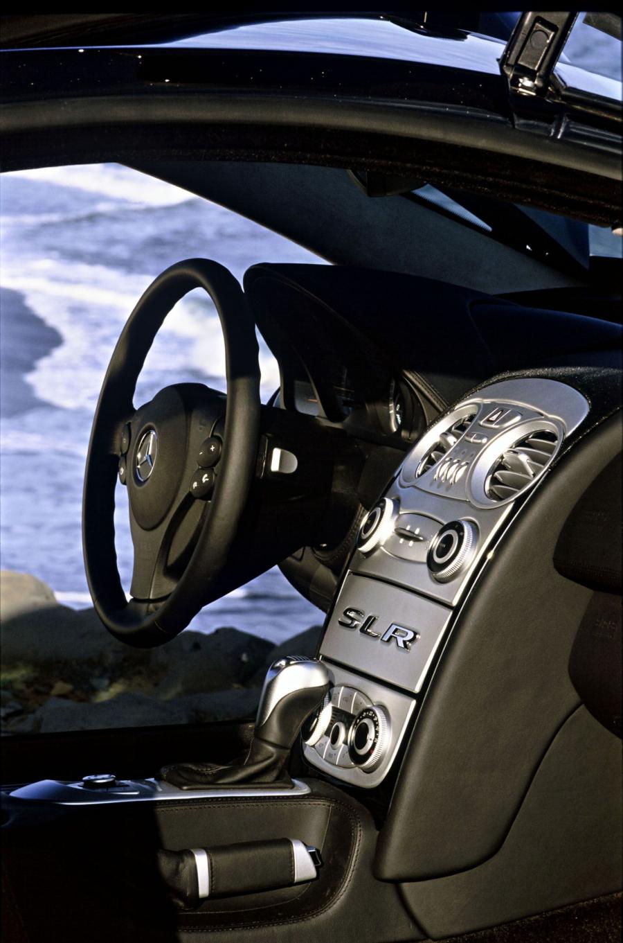 Mercedes-Benz SLR McLaren 2003 года  (фото 107 из 319)